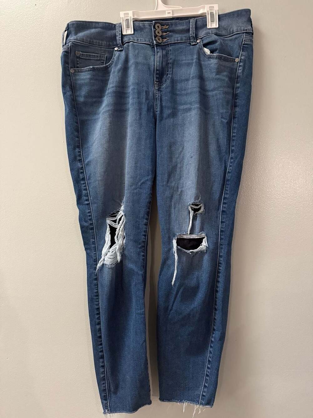 Torrid Super Soft Jeggings Size 18R Blue Distressed Lace Patch Jeans